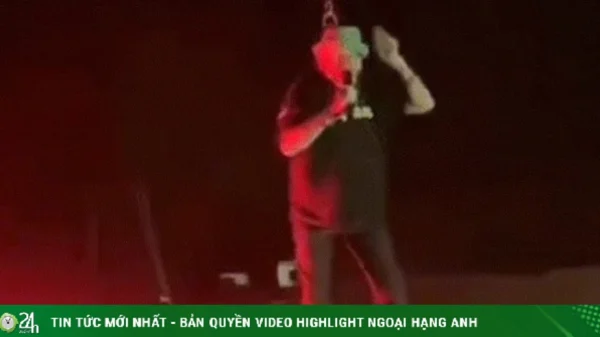 Ca sĩ bất tỉnh khi đang biểu diễn, bị treo lơ lửng trên sân khấu kenhtingame com thumb ca si bat tinh khi dang bieu dien bi treo lo lung tren san khau f6111774076725744 940w