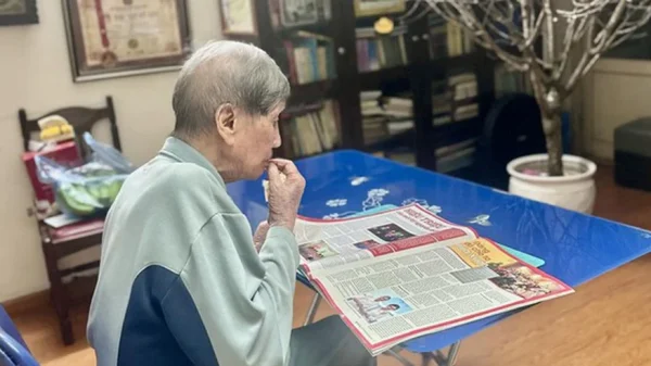 Cây đại thụ âm nhạc Việt Nam 100 tuổi: một bên phổi khô cứng, thở oxy hàng ngày và tóc đen xuất hiện kenhtingame com thumb cay dai thu am nhac viet nam 100 tuoi mot ben phoi kho cung tho oxy hang ngay va toc den xuat hien 1b351773193365927 940w