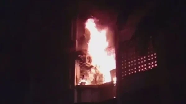 Cháy tòa nhà 5 tầng, 9 người trong một gia đình tử vong kenhtingame com thumb chay toa nha 5 tang 9 nguoi trong mot gia dinh tu vong 11101773889077402 940w