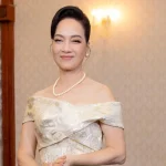 Clip NSND Lê Khanh bị gọi nhầm tên giữa sự kiện, cách xử lý đẳng cấp khiến dân tình nể phục kenhtingame com thumb clip nsnd le khanh bi goi nham ten giua su kien cach xu ly dang cap khien dan tinh ne phuc 54ee1774570614579 940w