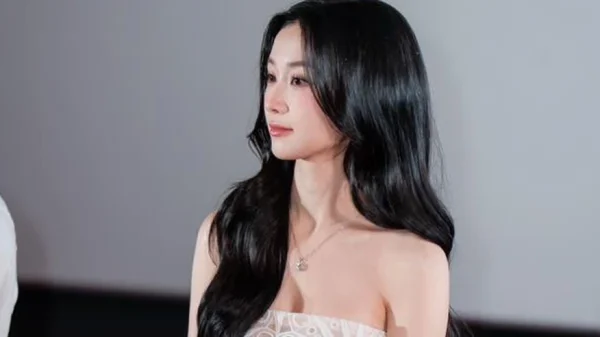 Cô dâu xách váy đi trên phố cũng hot rần rần kenhtingame com thumb co dau xach vay di tren pho cung hot ran ran 20841774747018442 940w