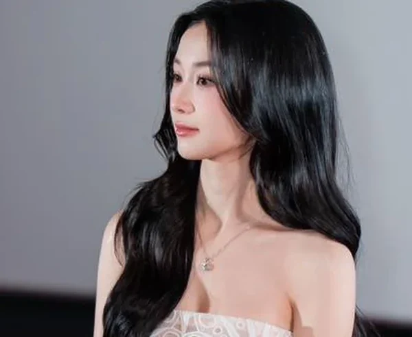 Cô dâu xách váy đi trên phố cũng hot rần rần kenhtingame com thumb co dau xach vay di tren pho cung hot ran ran 20841774747018442 940w