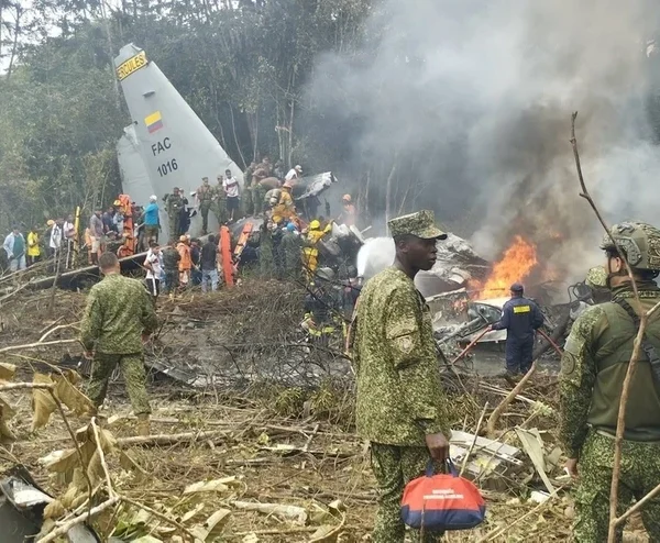 Colombia: Rơi máy bay quân sự chở 125 người và đạn dược kenhtingame com thumb colombia roi may bay quan su cho 125 nguoi va dan duoc d1bb1774320709766 940w