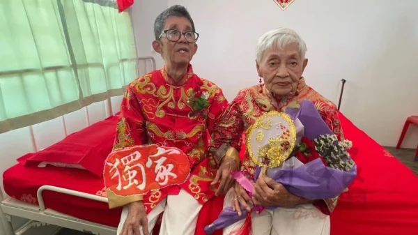 Cụ bà 91 tuổi quyết định kết hôn với cụ ông 67 tuổi chỉ sau 3 tháng hẹn hò tại viện dưỡng lão kenhtingame com thumb cu ba 91 tuoi quyet dinh ket hon voi cu ong 67 tuoi chi sau 3 thang hen ho tai vien duong lao 4d8f1774151952934 940w