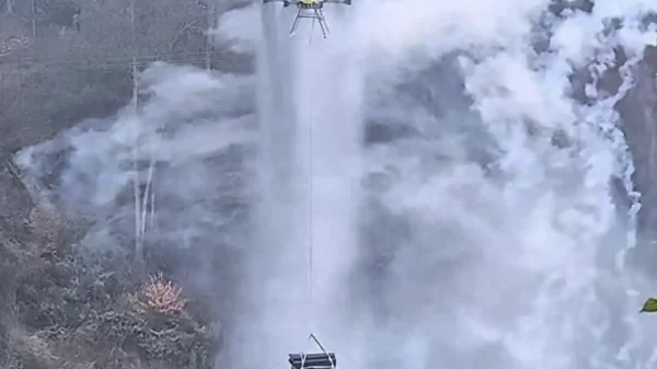 Đám tang thời công nghệ: Gia đình chi hơn 38 triệu đồng thuê drone vận chuyển quan tài 460 kg lên núi để an táng kenhtingame com thumb dam tang thoi cong nghe gia dinh chi hon 38 trieu dong thue drone van chuyen quan tai 460 kg len nui de an tang ddd71773127676866 940w