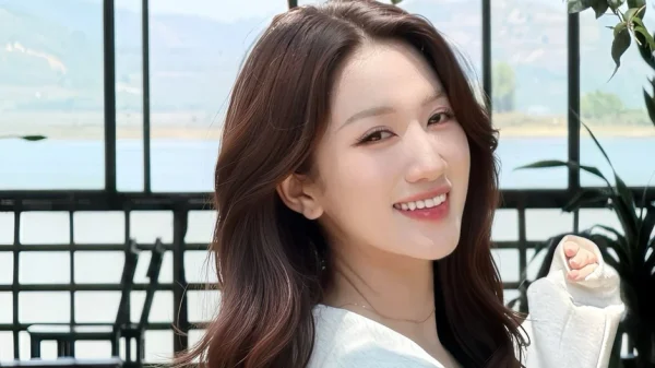 Đi tác nghiệp nhưng vẫn "hút hồn" người xem, MC Linh Nắng lại "ghi điểm" tuyệt đối với bộ ảnh mới kenhtingame com thumb di tac nghiep nhung van quot hut hon quot nguoi xem mc linh nang lai quot ghi diem quot tuyet doi voi bo anh moi 9d211774530280508 940w