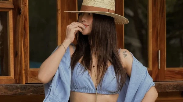 Gái xinh khẳng định không tập gym vẫn sở hữu body đẹp mê mẩn, dân tình "khăng khăng" là sản phẩm dao kéo kenhtingame com thumb gai xinh khang dinh khong tap gym van so huu body dep me man dan tinh quot khang khang quot la san pham dao keo 038d1774941386240 940w