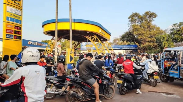 Giá xăng ở nước cạnh Việt Nam đã lên 47.000 đồng/lít kenhtingame com thumb gia xang o nuoc canh viet nam da len 47000 dong lit 52a01773975559229 940w