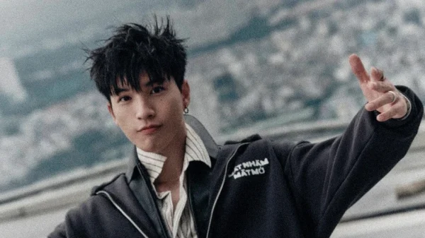 HIEUTHUHAI lần đầu live ca khúc tỏ tình Babyboo kenhtingame com thumb hieuthuhai lan dau live ca khuc to tinh babyboo e64e1774760996233 940w