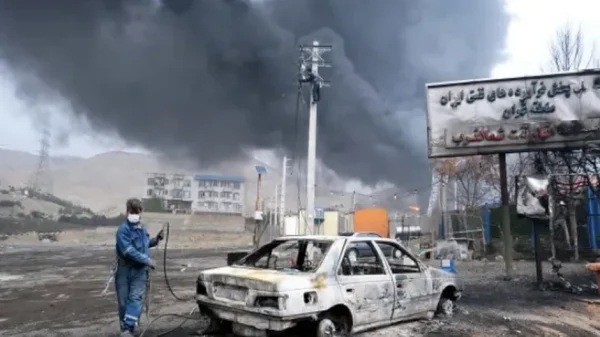 Israel không kích cơ sở dầu mỏ Iran giữa trận mưa độc ở Tehran kenhtingame com thumb israel khong kich co so dau mo iran giua tran mua doc o tehran 69091773283787862 940w