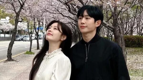 Jung Hae In và Jung So Min lộ chuyện hẹn hò trên sóng truyền hình kenhtingame com thumb jung hae in va jung so min lo chuyen hen ho tren song truyen hinh 1d331773918393907 940w
