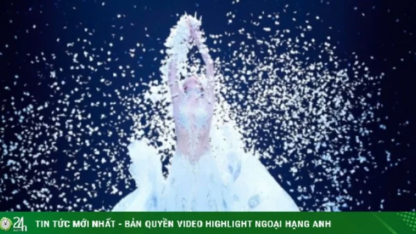 Khán giả choáng ngợp vũ đạo của chim công Trung Quốc kenhtingame com thumb khan gia choang ngop vu dao cua chim cong trung quoc 8880 940w