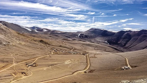 Khoan thẳng đứng xuống lòng đất, phát hiện 80 triệu ounce vàng bạc và 12 triệu tấn đồng kenhtingame com thumb khoan thang dung xuong long dat phat hien 80 trieu ounce vang bac va 12 trieu tan dong 3e581774702942300 940w