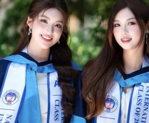 Khung hình "một chín một mười" của Phương Oanh và chị gái song sinh kenhtingame com thumb khung hinh quot mot chin mot muoi quot cua phuong oanh va chi gai song sinh f6cb1774915960307 940w