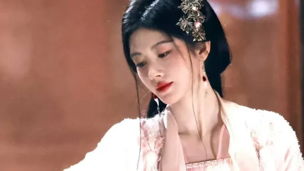 Mỹ nhân đóng 1 phim nhận cát-xê 62 tỷ: Chỉ cao 1m45 vẫn đắt show kenhtingame com thumb m nhan dong 1 phim nhan cat xe 62 ty chi cao 1m45 van dat show cefa1774938357934 940w