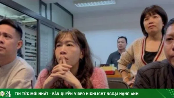 MC Diệp Chi nghẹt thở trong hậu trường Ai là triệu phú, xuýt xoa vì dự cảm không thành kenhtingame com thumb mc diep chi nghet tho trong hau truong ai la trieu phu xuyt xoa vi du cam khong thanh efd71774421895607 940w