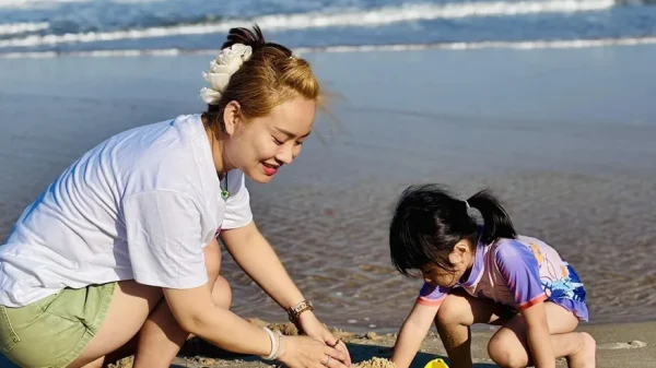 Mẹ đơn thân có 2 con riêng ngoại hình giản dị nhưng nam ca sĩ Việt vẫn si mê suốt 15 năm kenhtingame com thumb me don than co 2 con rieng ngoai hinh gian di nhung nam ca si viet van si me suot 15 nam 35f01774546173025 940w