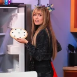 Miley Cyrus hoá thân Hannah Montana sau 2 thập kỷ, nhan sắc U40 bẻ cong thời gian! kenhtingame com thumb miley cyrus hoa than hannah montana sau 2 thap ky nhan sac u40 be cong thoi gian 720e1774422744287 940w