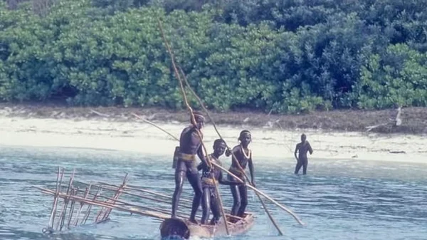 Một lon Coca-Cola du khách để lại có thể xoá sổ cả một bộ lạc kenhtingame com thumb mot lon coca cola du khach de lai co the xoa so ca mot bo lac c1b11774694456028 940w