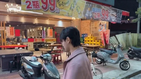 Nam ca sĩ đột ngột chia tay bạn trai đồng giới kém 16 tuổi sau 3 tháng yêu kenhtingame com thumb nam ca si dot ngot chia tay ban trai dong gioi kem 16 tuoi sau 3 thang yeu 0be31774588293539 940w