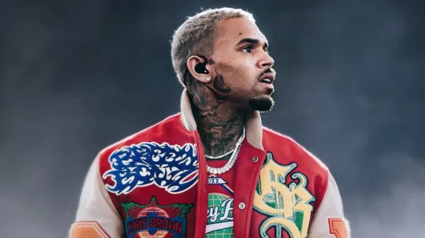 Nam ca sĩ hôn ngấu nghiến 1 phụ nữ có gia đình kenhtingame com thumb nam ca si hon ngau nghien 1 phu nu co gia dinh fb4d1774936773595 940w