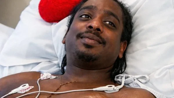 Người đàn ông có 2 trái tim kenhtingame com thumb nguoi dan ong co 2 trai tim 25181774567454800 940w