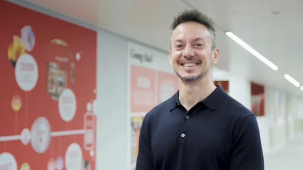 Nhân viên cấp cao bỏ làm ngân hàng để bán trà sữa trân châu, thu về hàng trăm triệu USD mỗi năm kenhtingame com thumb nhan vien cap cao bo lam ngan hang de ban tra sua tran chau thu ve hang tram trieu usd moi nam daec1773734517337 940w