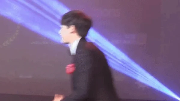 Nichkhun 2PM bị một người phụ nữ đeo bám về tận nhà lúc nửa đêm, còn liên tục chửi bới và hành hung kenhtingame com thumb nichkhun 2pm bi mot nguoi phu nu deo bam ve tan nha luc nua dem con lien tuc chui boi va hanh hung e3df1773652692922 940w