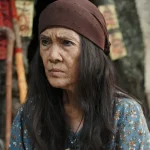 NSND Thanh Hiền đưa tay nhận quà bị khán giả ngó lơ kenhtingame com thumb nsnd thanh hien dua tay nhan qua bi khan gia ngo lo def81773658862381 940w