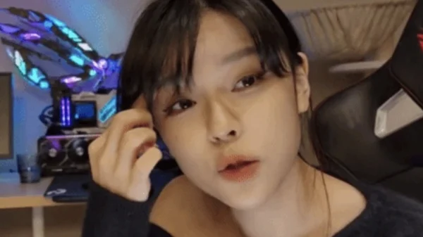 Nữ thần PUBG than trời khi fan cuồng gửi tài liệu dung tục riêng tư, cầu cứu cộng đồng mạng kenhtingame com thumb nu than pubg than troi khi fan cuong gui tai lieu dung tuc rieng tu cau cuu cong dong mang 3a3c1773650168463 940w