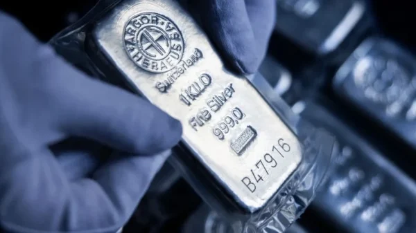 Ồ ạt đổ tiền bắt đáy, 265 tấn bạc về kho một tổ chức chỉ trong 1 đêm kenhtingame com thumb o at do tien bat day 265 tan bac ve kho mot to chuc chi trong 1 dem 87111774324457511 940w