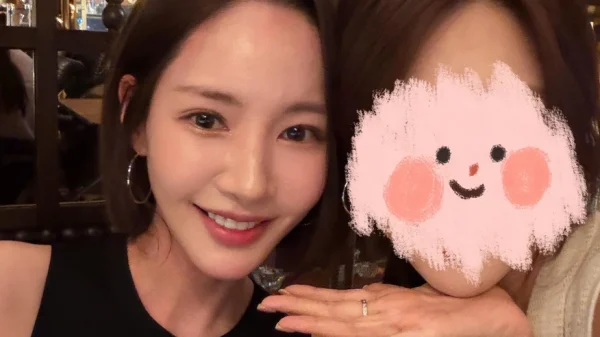 Park Min Young giảm cân đến mức trông lép vế hơn cả fan nữ khi đứng chung khung hình kenhtingame com thumb park min young giam can den muc trong lep ve hon ca fan nu khi dung chung khung hinh 358f1774522655443 940w