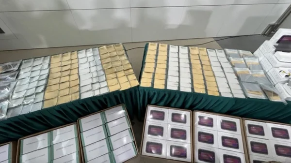 Phát hiện 168 kg vàng và 285 kg bạc trong kiện hàng đồ gia dụng tại sân bay, chặn đứng hành vi trốn hơn 77 tỷ đồng tiền thuế kenhtingame com thumb phat hien 168 kg vang va 285 kg bac trong kien hang do gia dung tai san bay chan dung hanh vi tron hon 77 ty dong tien thue e3671774366185731 940w