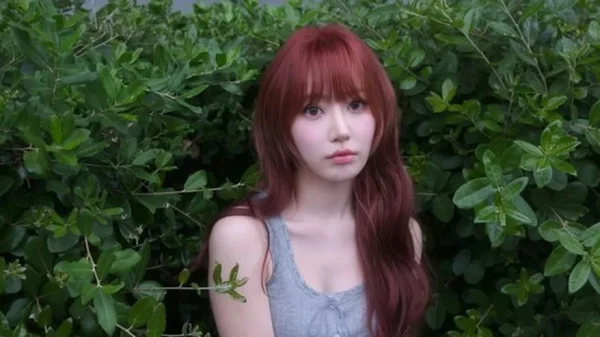 Sakura (LE SSERAFIM): 4 năm sự nghiệp gây tranh cãi và màn so sánh giọng hát với TikToker kenhtingame com thumb sakura le sserafim 4 nam su nghiep gay tranh cai va man so sanh giong hat voi tiktoker 9cdf1773457413393 940w