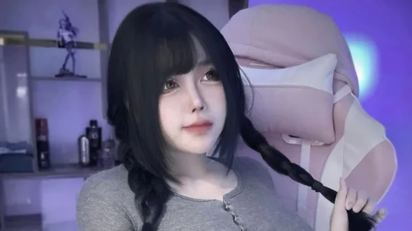 Sức hút của hot girl 22 tuổi: tự kiến tạo luật chơi và bí quyết giữ chân fan suốt đời kenhtingame com thumb suc hut cua hot girl 22 tuoi tu kien tao luat choi va bi quyet giu chan fan suot doi a50f1773649807588 940w