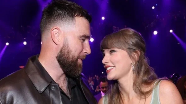 Taylor Swift lần đầu đưa vị hôn phu đến lễ trao giải âm nhạc kenhtingame com thumb taylor swift lan dau dua vi hon phu den le trao giai am nhac dfa91774578802914 940w