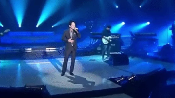 Thảm cảnh “vua bán xe” showbiz bị hàng xóm phóng hỏa thiêu rụi phòng thu, nợ nần chồng chất kenhtingame com thumb tham canh vua ban xe showbiz bi hang xom phong hoa thieu rui phong thu no nan chong chat 22d81774145937355 940w