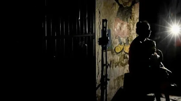 Thiếu hụt xăng dầu, 1 quốc gia châu Á ra lệnh tắt hết đèn đường và biển quảng cáo để tiết kiệm năng lượng kenhtingame com thumb thieu hut xang dau 1 quoc gia chau a ra lenh tat het den duong va bien quang cao de tiet kiem nang luong 06d91774949377511 940w