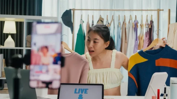 TikToker "tổng tài" chuyên giúp người nghèo, bán mỹ phẩm giá 15 triệu nhưng thực tế sản xuất chỉ 76 nghìn đồng: Nghi vấn vào tầm ngắm của công an kenhtingame com thumb tiktoker quot tong tai quot chuyen giup nguoi ngheo ban m pham gia 15 trieu nhung thuc te san xuat chi 76 nghin dong nghi van vao tam ngam cua cong an 1e231774272500063 940w