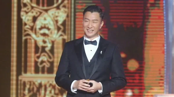 Tôn Hồng Lôi đổi đời nhờ bạn gái quỳ gối xin vai kenhtingame com thumb ton hong loi doi doi nho ban gai quy goi xin vai 36061774447205107 940w