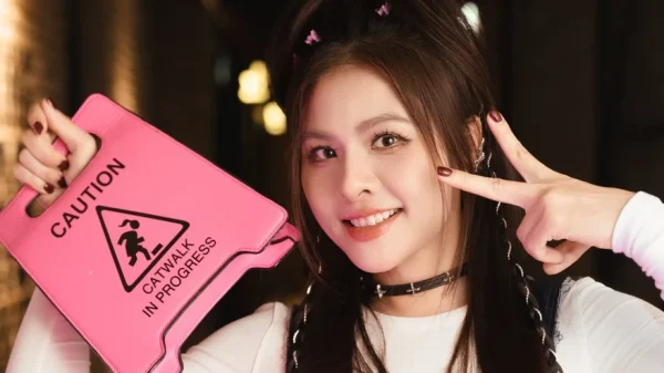 Vân Trang đi thảm đỏ mà như người đến từ hành tinh khác kenhtingame com thumb van trang di tham do ma nhu nguoi den tu hanh tinh khac 26e01774577908376 940w