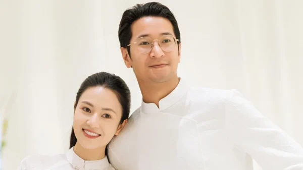 Việt Hoa - Trọng Trí bí mật tổ chức đám hỏi, kè kè bên nhau không rời kenhtingame com thumb viet hoa trong tri bi mat to chuc dam hoi ke ke ben nhau khong roi 9a58 940w