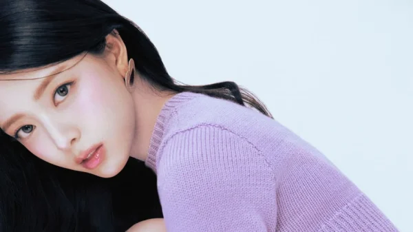 YUNA (ITZY) vừa vượt mặt siêu sao toàn cầu kenhtingame com thumb yuna itzy vua vuot mat sieu sao toan cau 8c061774365559070 940w