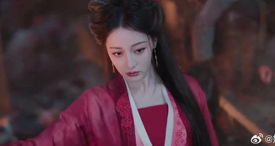 Tình thế tuyệt vọng của Địch Lệ Nhiệt Ba Tình thế tuyệt vọng của Địch Lệ Nhiệt Ba