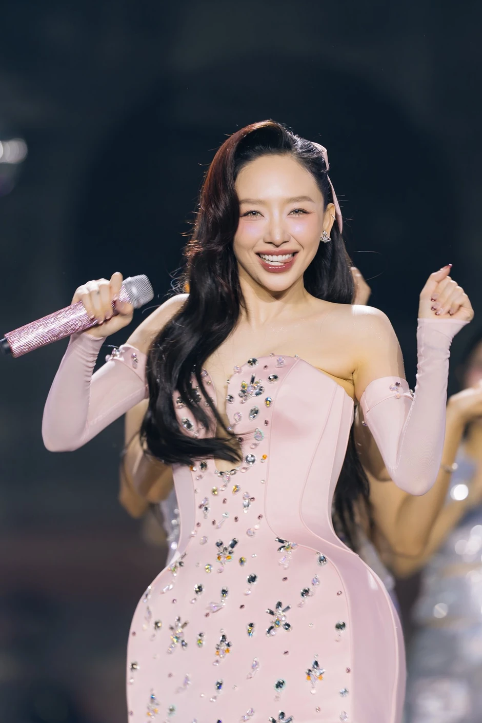 Tóc Tiên phủ nhận: Ekip Trang Pháp phản hồi về thông tin thi Đạp Gió bản Trung