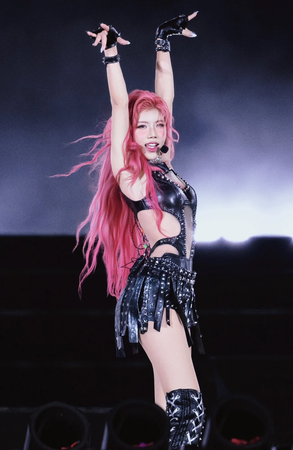 Tóc Tiên phủ nhận: Ekip Trang Pháp phản hồi về thông tin thi Đạp Gió bản Trung