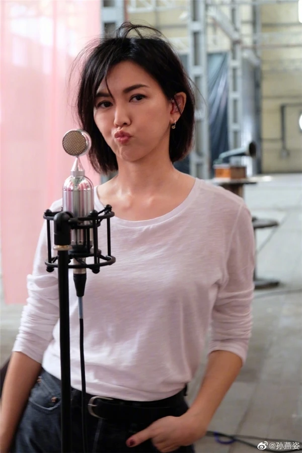 Tôn Yến Tư đại diện cả nước hát 4 ca khúc Olympic lịch sử