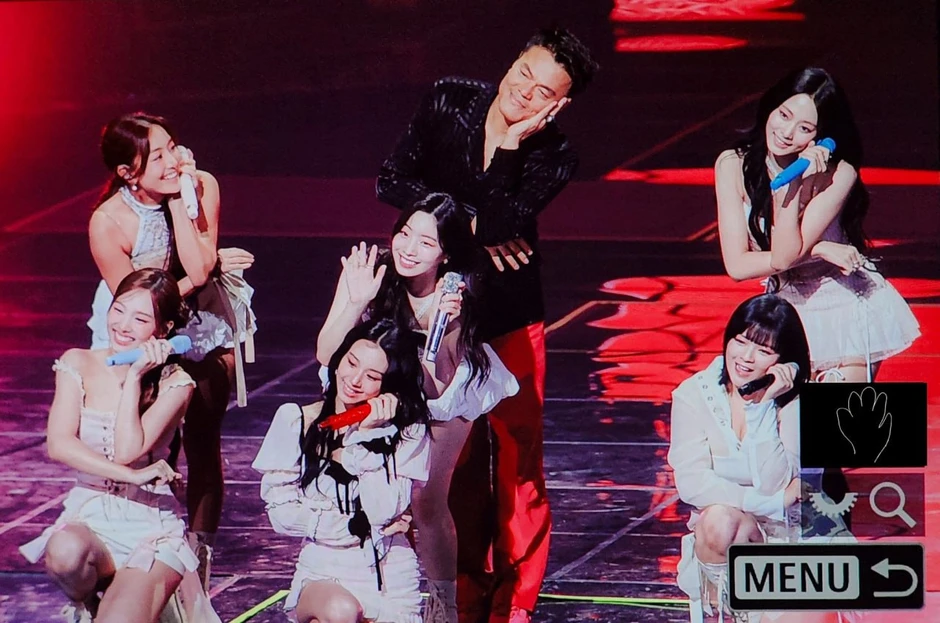 Tổng tài bỏ chức CEO để theo đuổi ca hát, giật spotlight showbiz