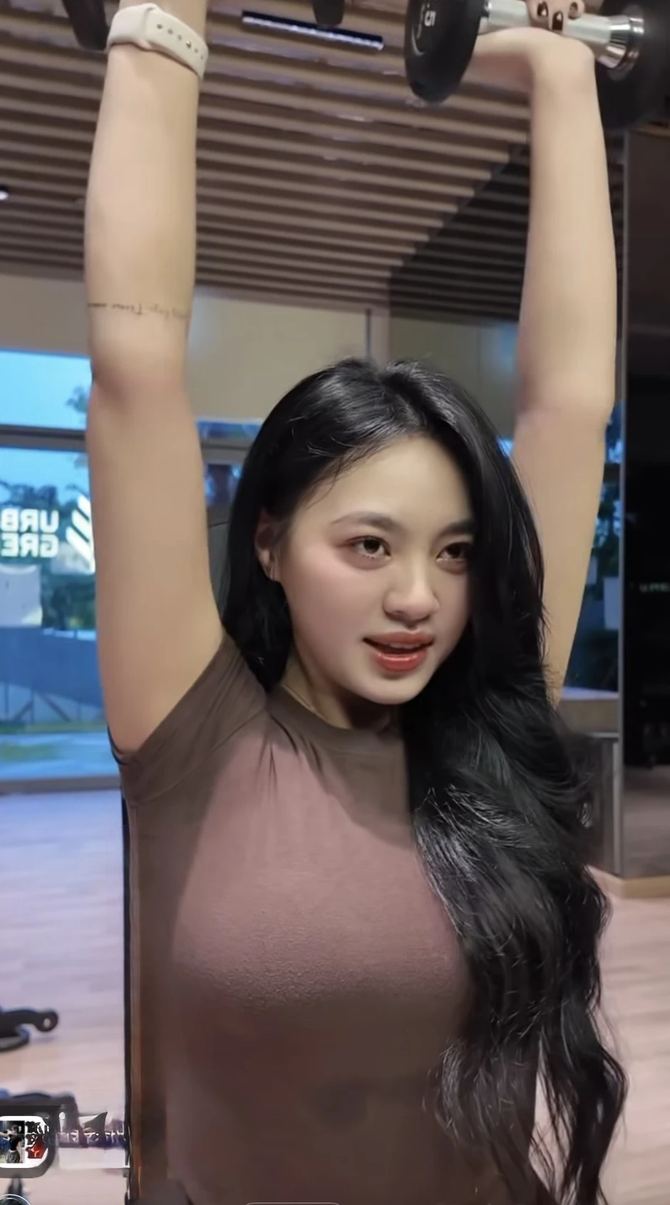 Trâm Anh gây "sốt" với nụ cười thiên thần