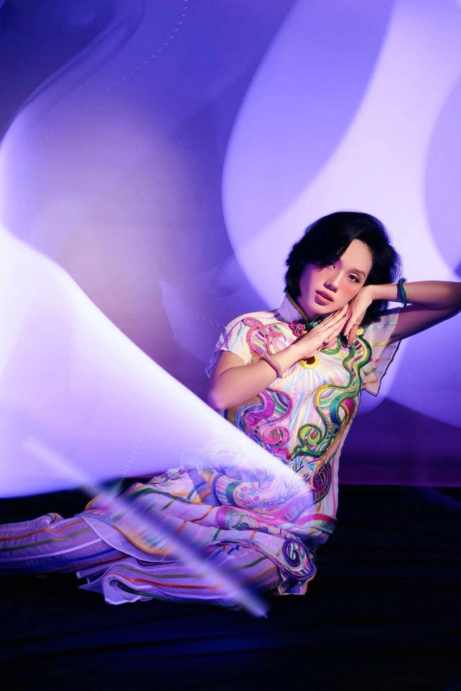 Trâm Anh sẽ vào vai tình địch của Nam Phương Hoàng Hậu?